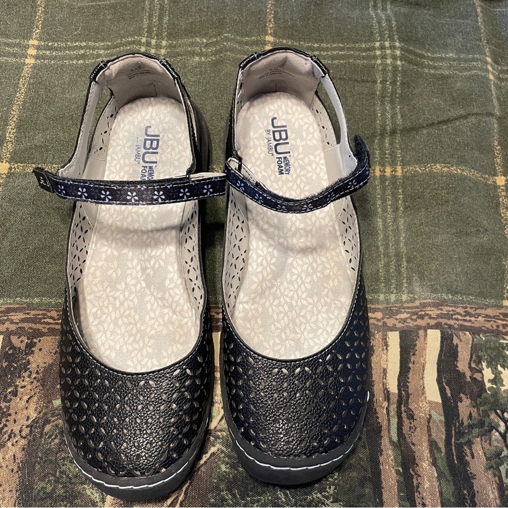 JBU shoes 9.5M